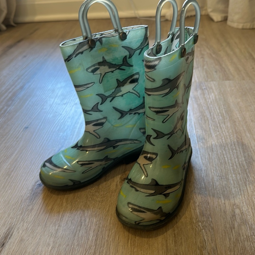 Western Chief, size 8 shark rain boots